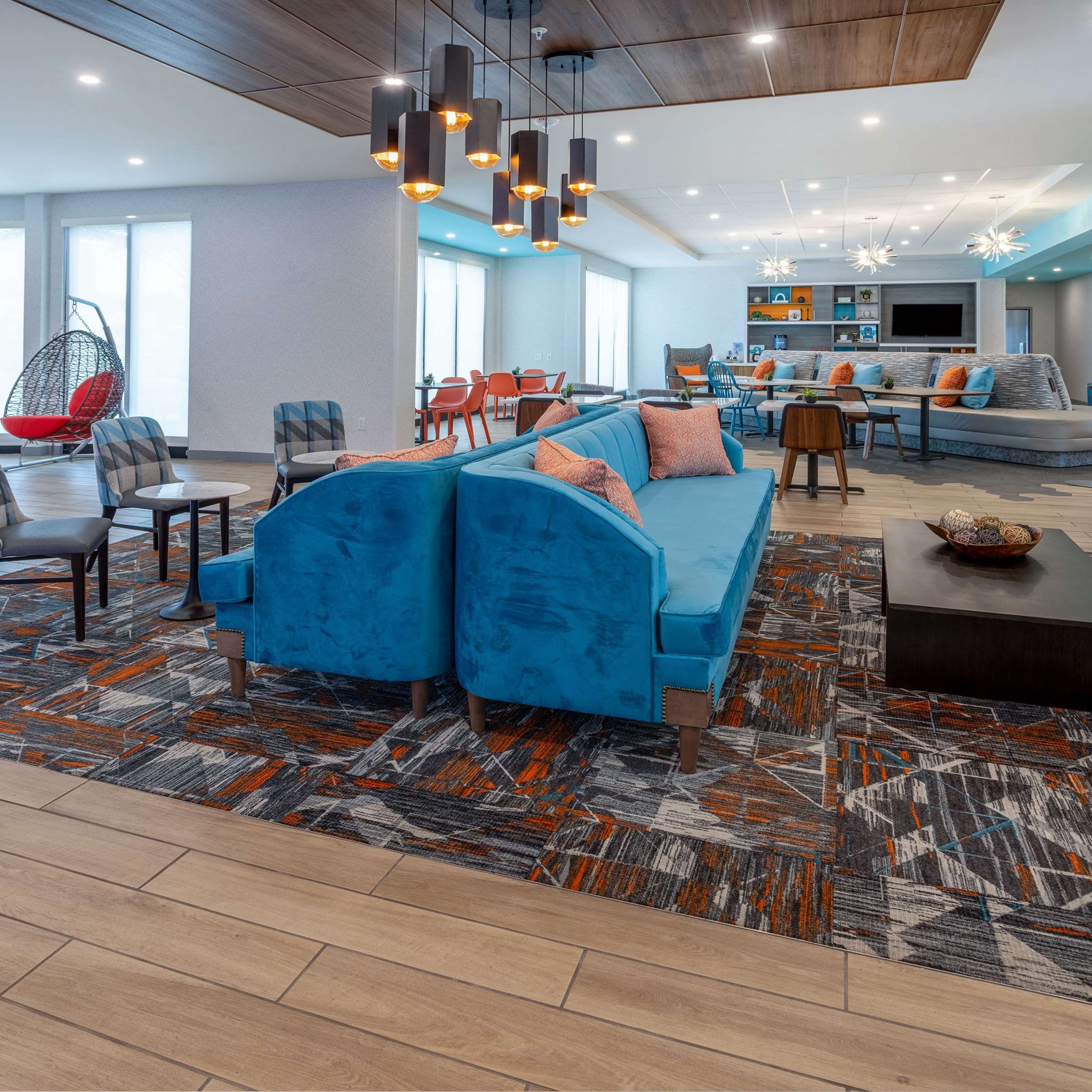 Lobby | Tru By Hilton Pensacola Airport Medical Center