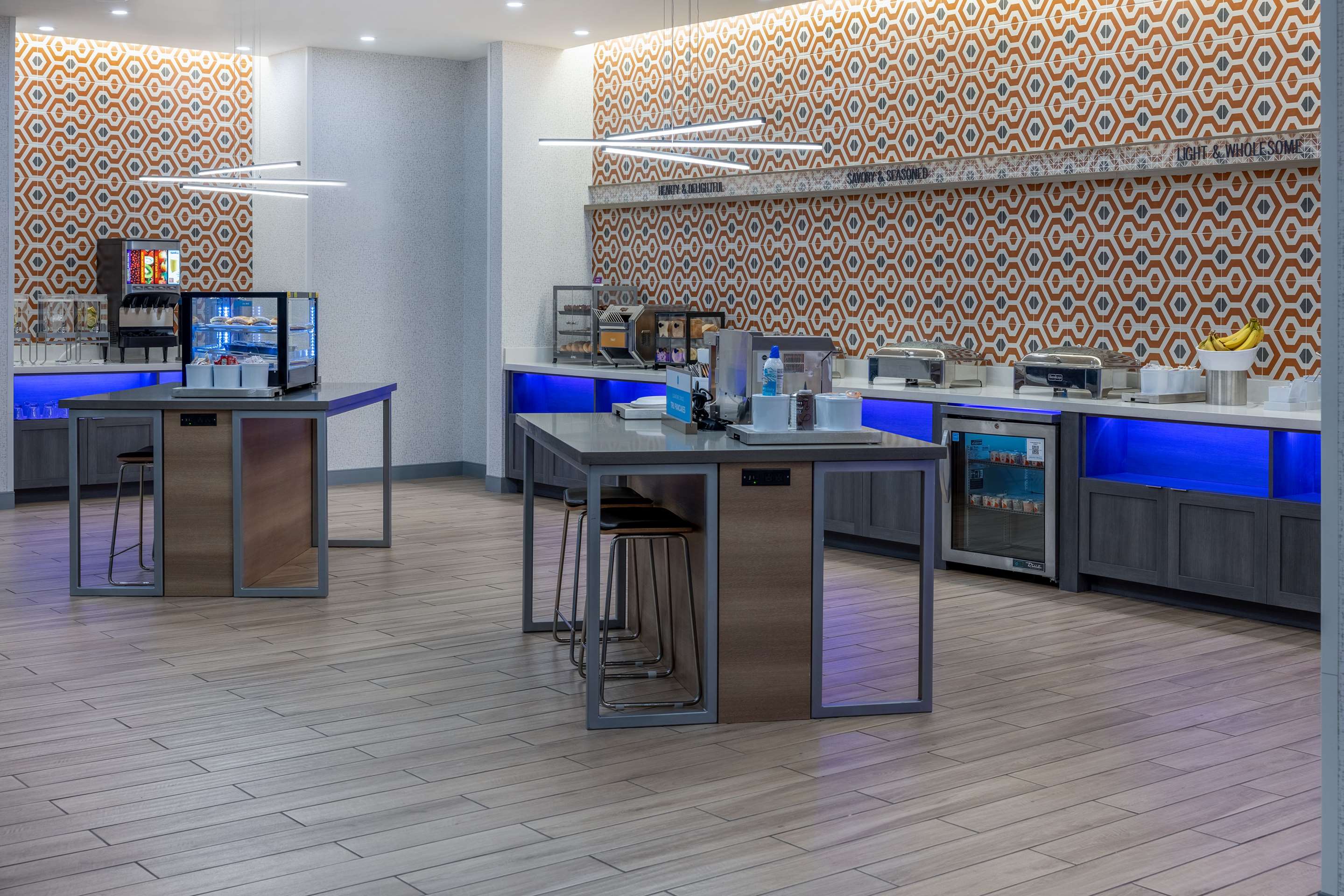 Breakfast Area | Tru By Hilton Pensacola Airport Medical Center