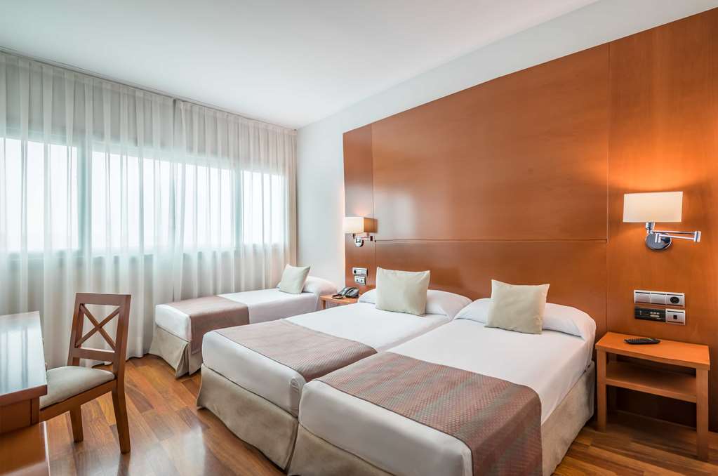 ALLEGRO MURCIA AZARBE-guestroom-Guest Room,On-Site.jpg