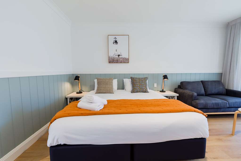 THE QUARTERS AN ASCEND COLLECTION H-guestroom-Guest Room,On-Site.jpg