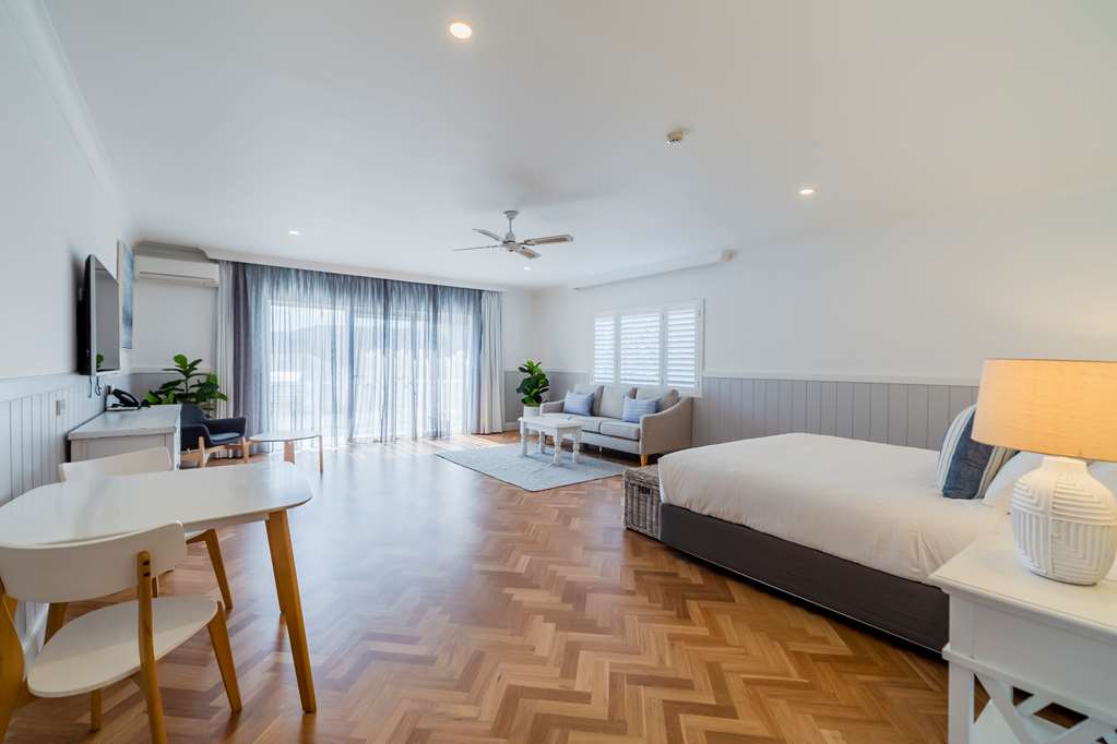 THE QUARTERS AN ASCEND COLLECTION H-guestroom-Guest Room,Suite,On-Site.jpg