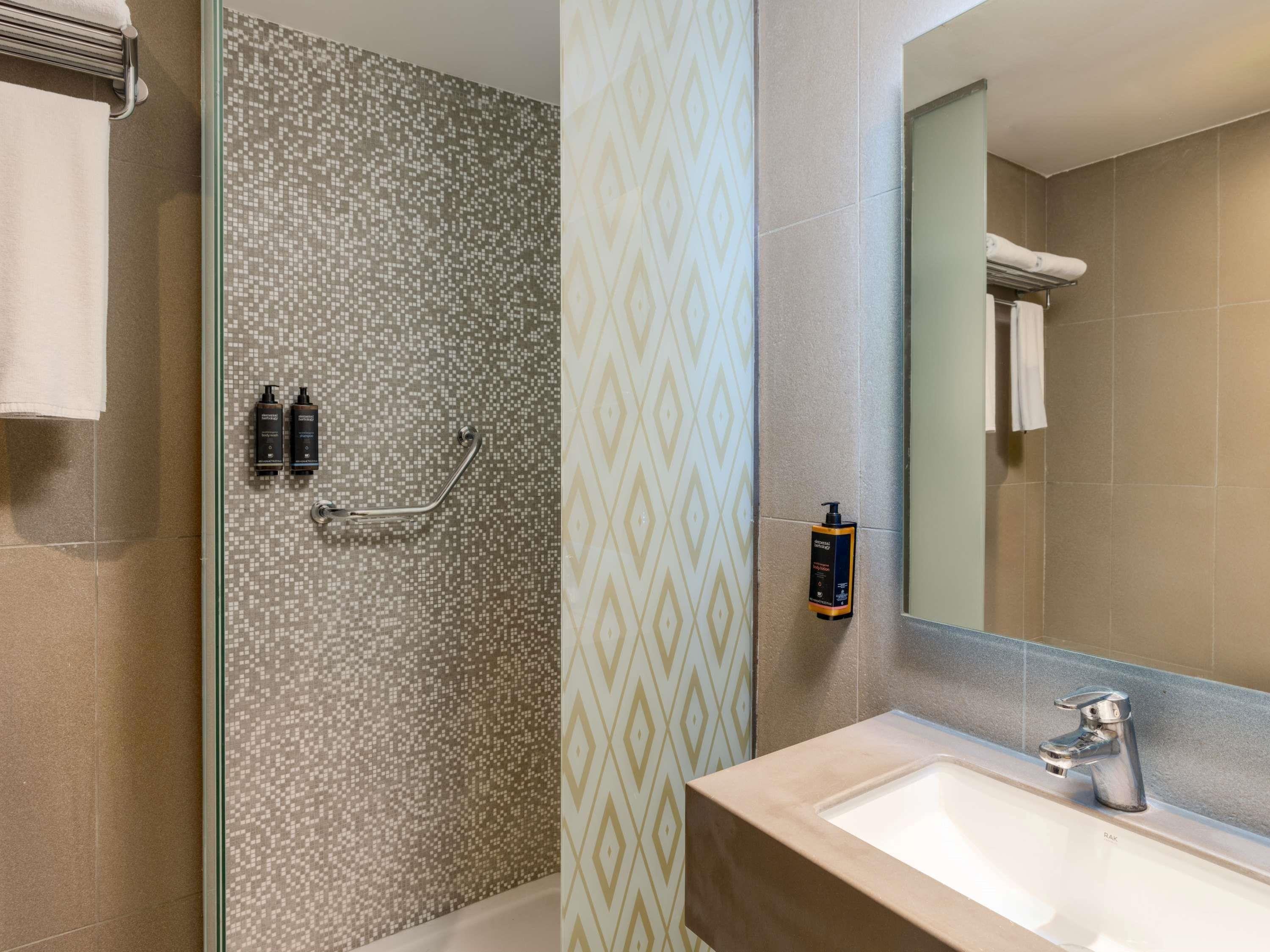 Mercure Makkah Aziziah Room Type - Classic Double Room Mercure Makkah Aziziah Room Type - Classic Double Room