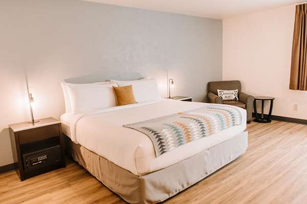  - Maverick Hotel Eugene