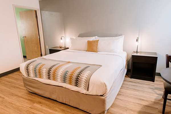  - Maverick Hotel Eugene