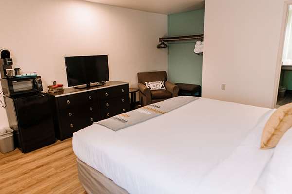  - Maverick Hotel Eugene