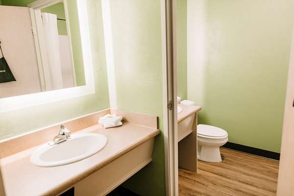  - Maverick Hotel Eugene