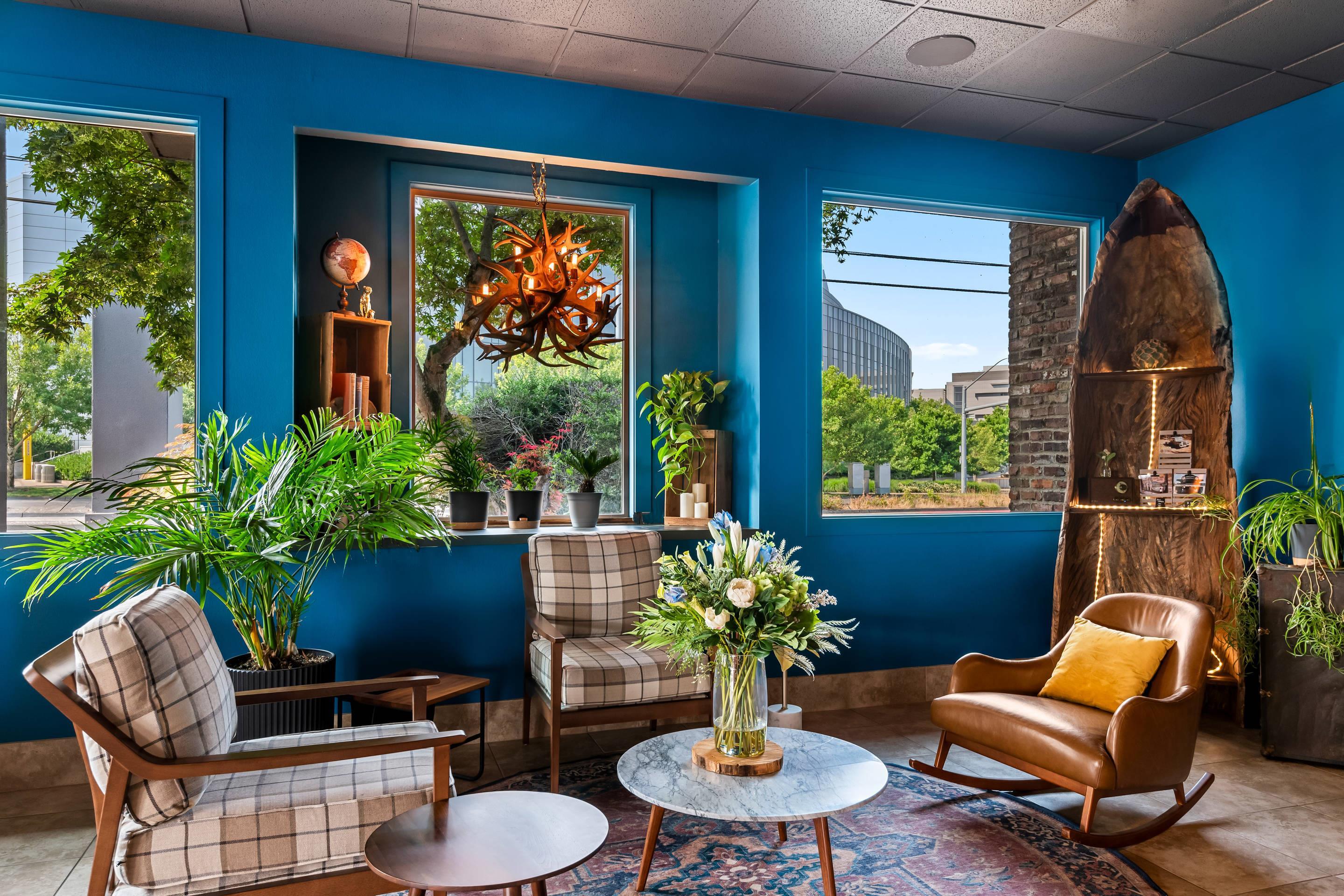 Lobby with sitting area | The Maverick Hotel Eugene near University