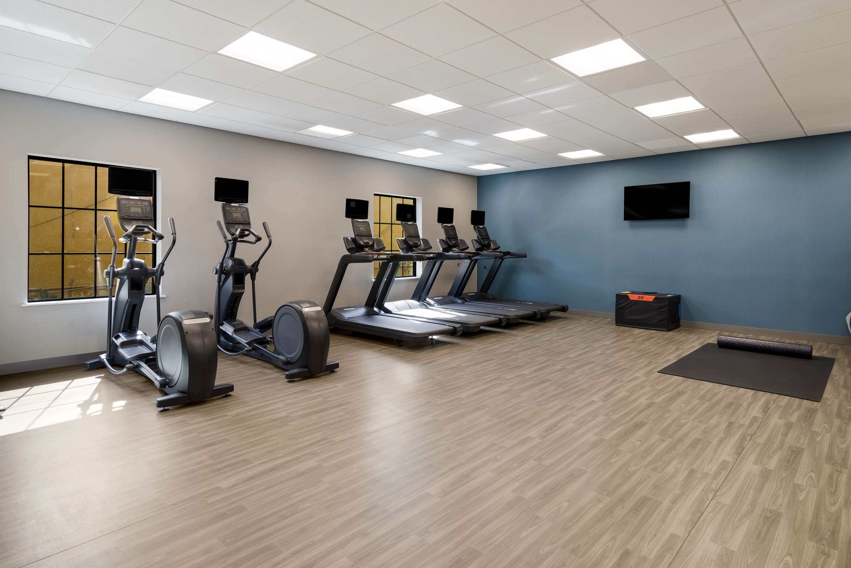 Health club fitness center gym | Hampton Inn Concord