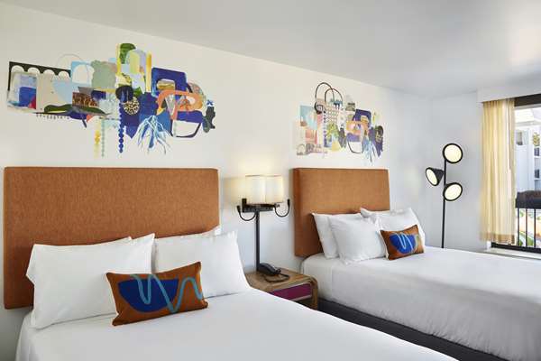 2 DOUBLE BEDS NON-SMOKING