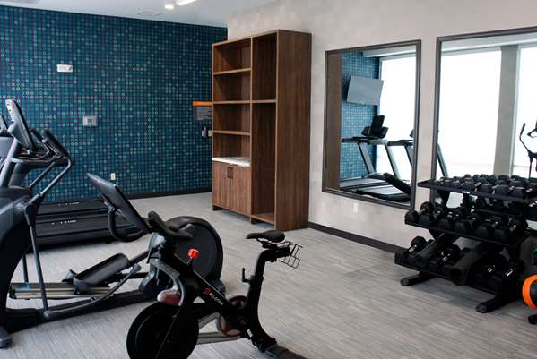 Fitness/ Exercise Room - La Quinta Inn & Suites Manchester
