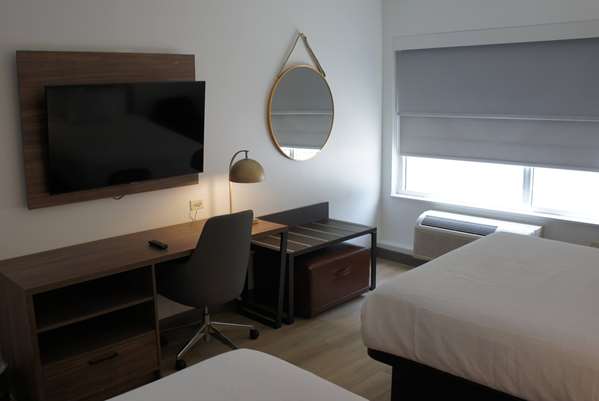  - La Quinta Inn & Suites Manchester