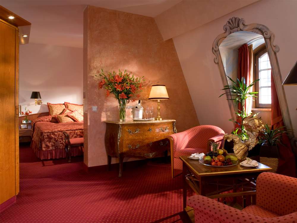 Romantik Hotel Bulow Residenz-guestroom-Guest Room,Suite,On-Site.jpg
