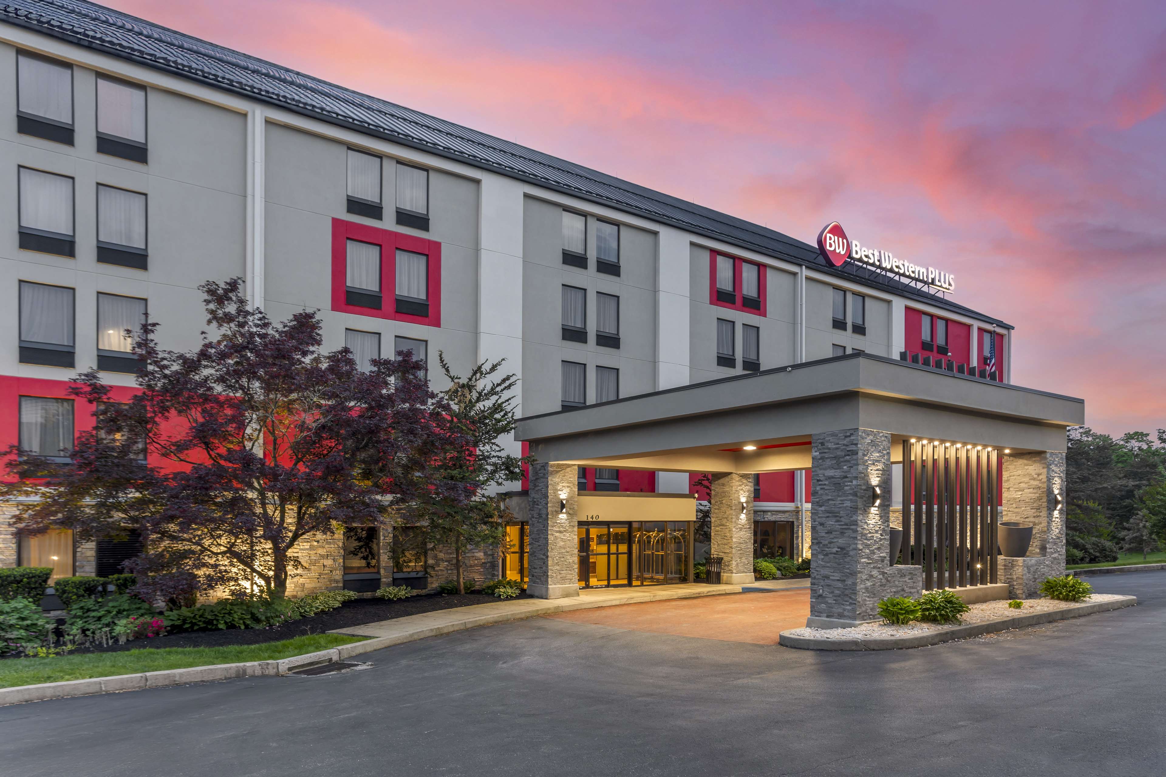 Best Western Plus Heritage Rail Inn  Suites