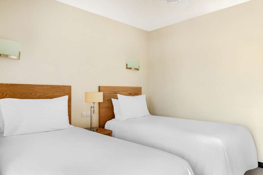CLUB CALA BLANCA-guestroom-Guest Room,On-Site.jpg