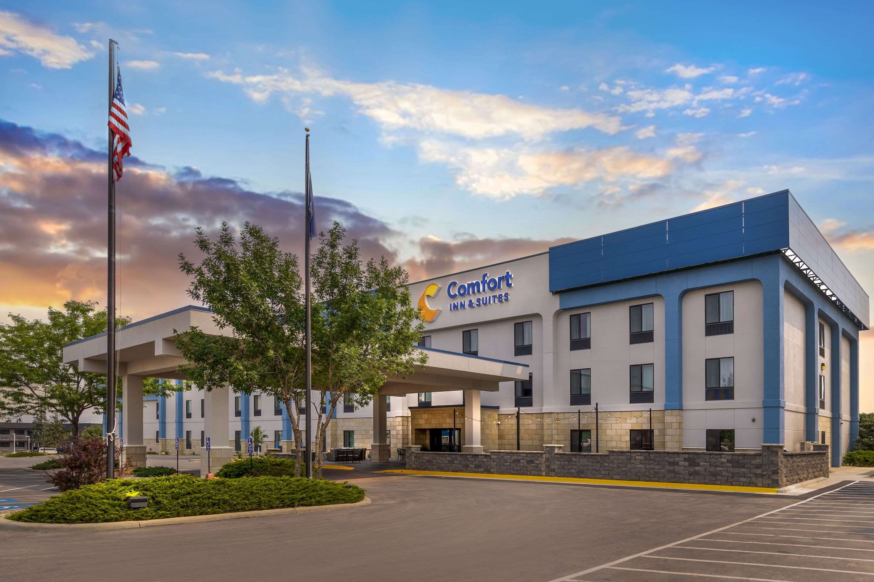 Twilight | Comfort Inn & Suites Rapid City near Mt. Rushmore