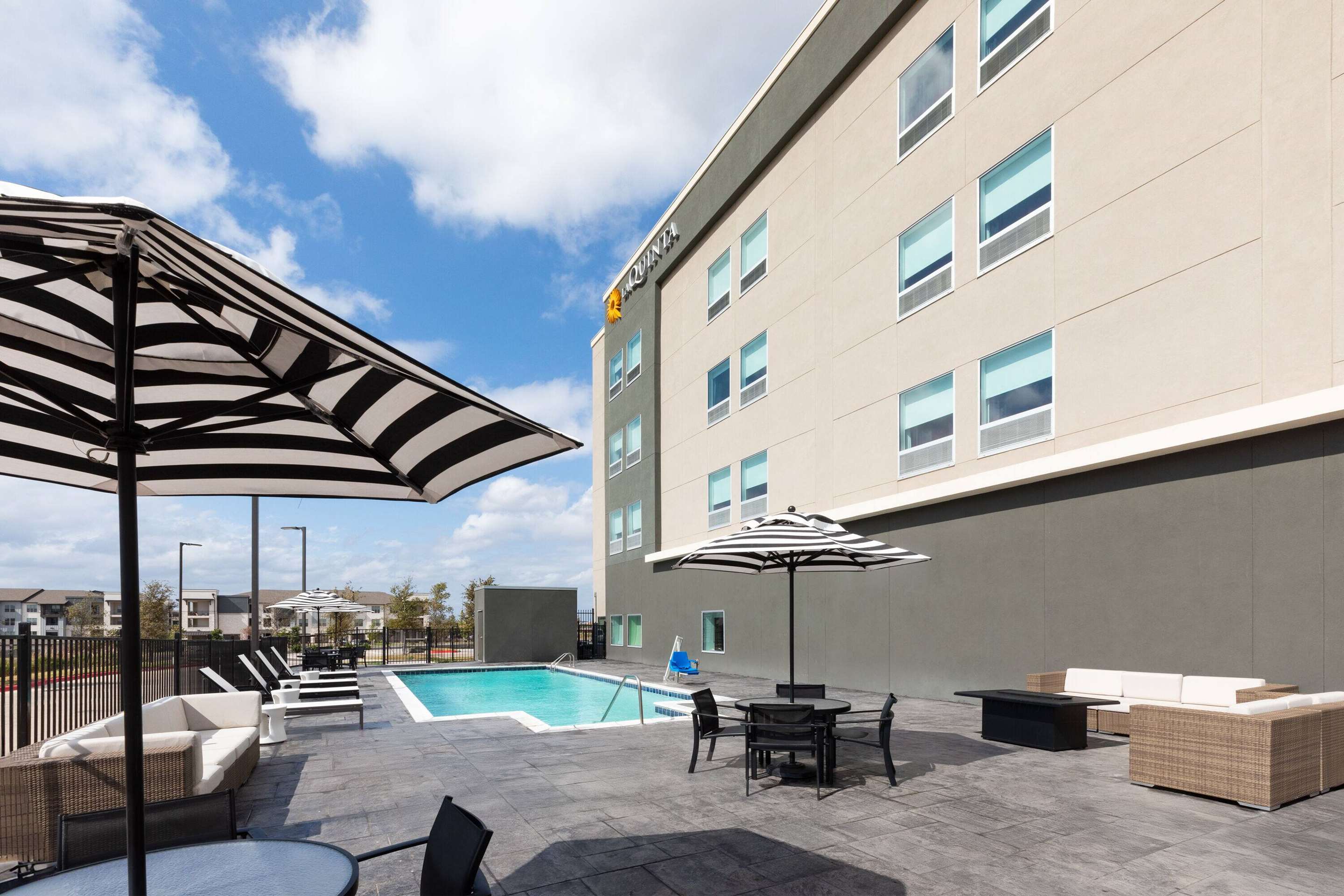Pool - indoor | La Quinta Inn & Suites by Wyndham Austin Parmer/Tech Ridge