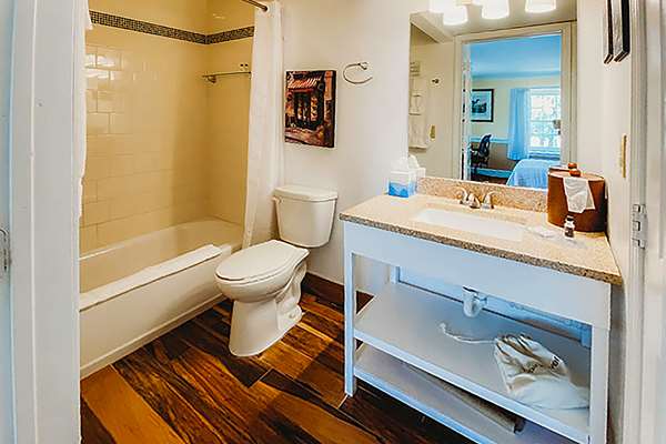  - Inn on the Square Hotel Greenwood