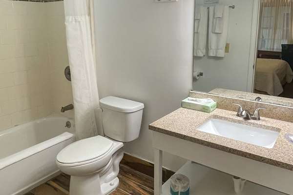  - Inn on the Square Hotel Greenwood