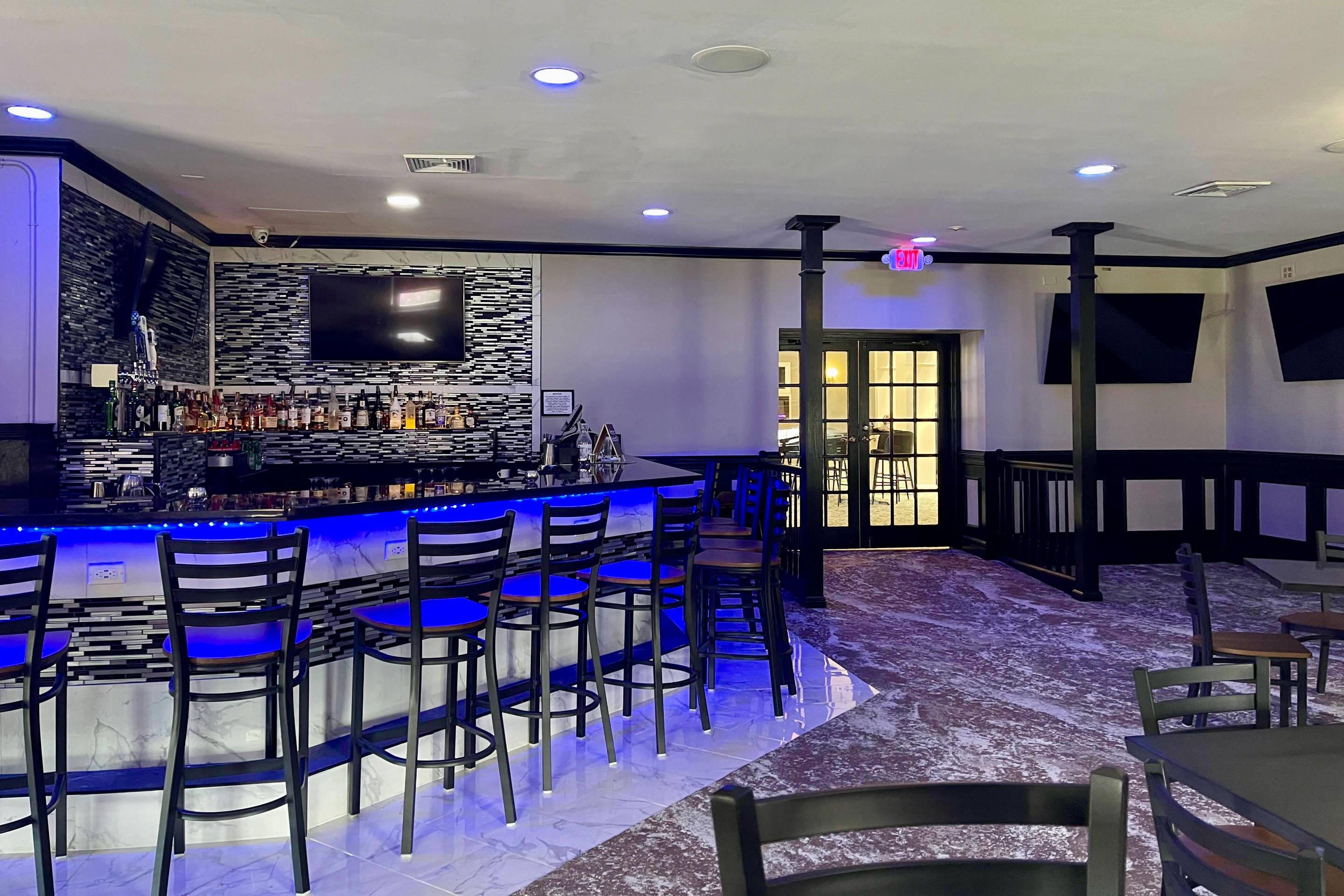 Lounge | Inn on the Square, Ascend Hotel Collection