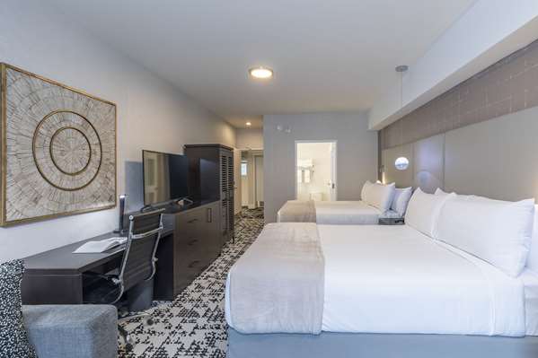 Suite - Cambria Hotel & Suites Frisco