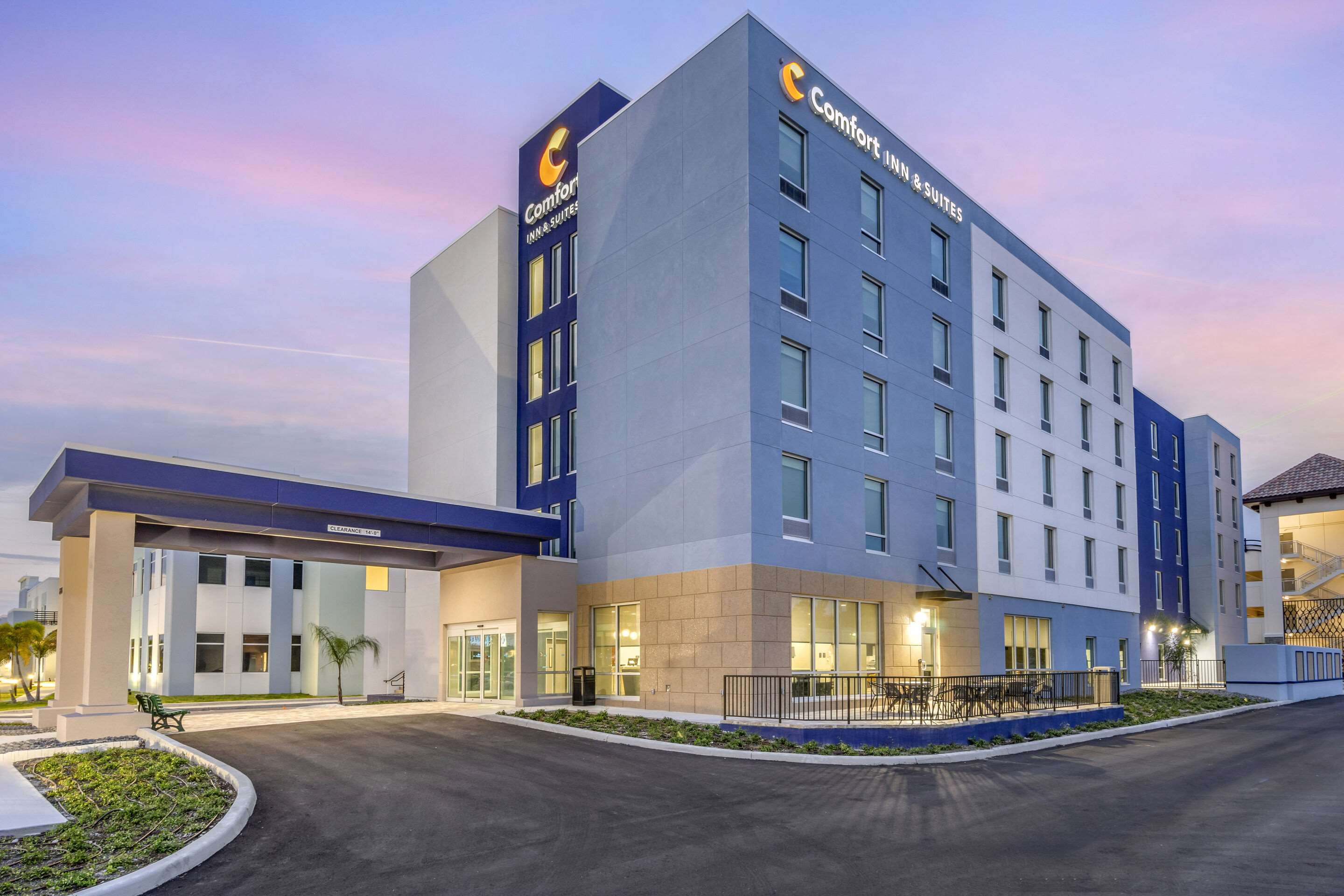 Hotel entrance | Comfort Inn & Suites New Port Richey Downtown District