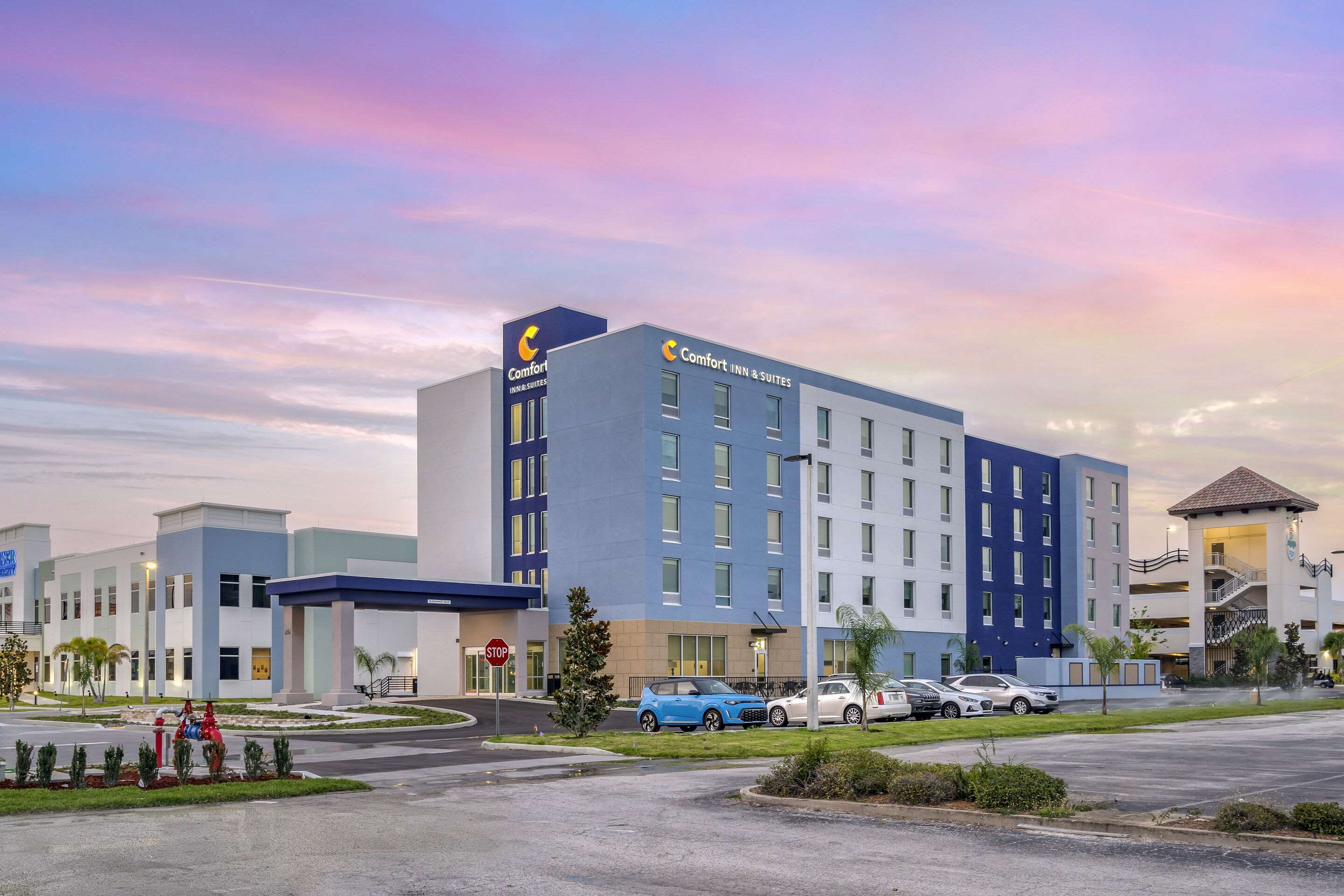 Hotel exterior | Comfort Inn & Suites New Port Richey Downtown District