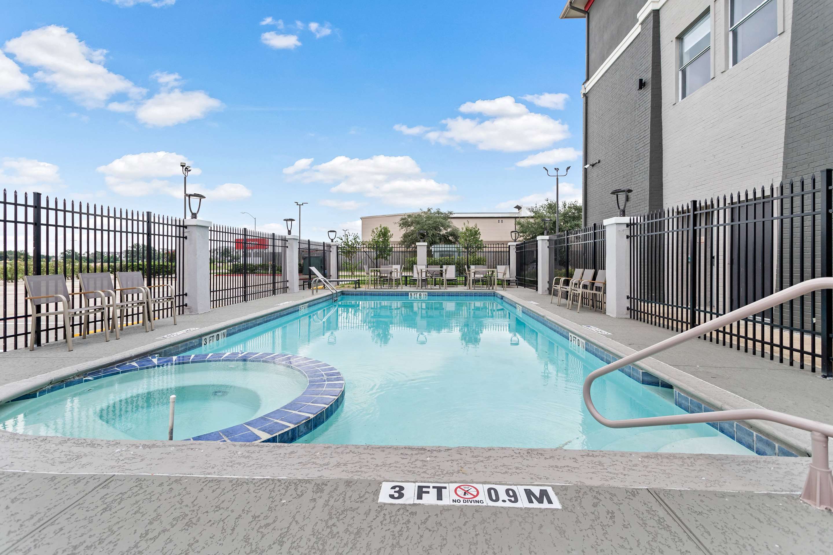 Pool | Hawthorn Extended Stay by Wyndham Port Arthur