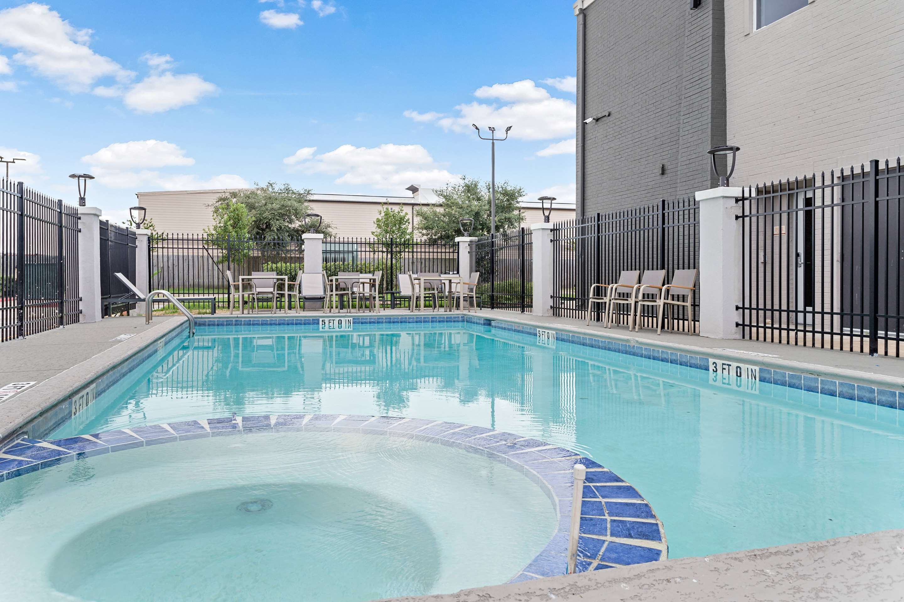 Pool | Hawthorn Extended Stay by Wyndham Port Arthur