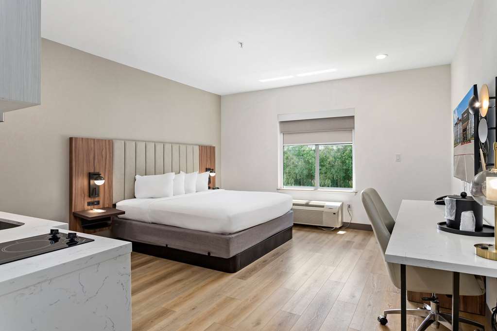HAWTHORN SUITES BY WYNDHAM PORT ART-guestroom-Guest Room,On-Site.jpg