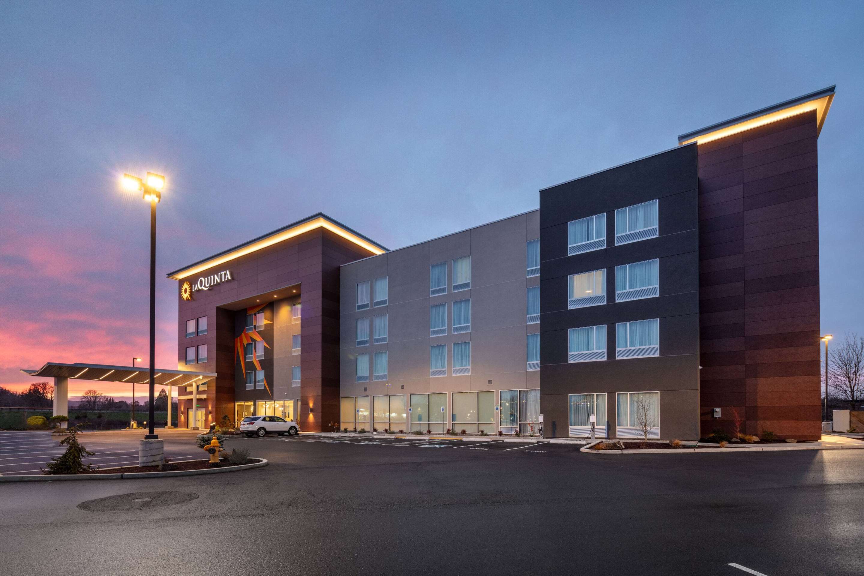 Exterior | La Quinta Inn & Suites by Wyndham Centralia