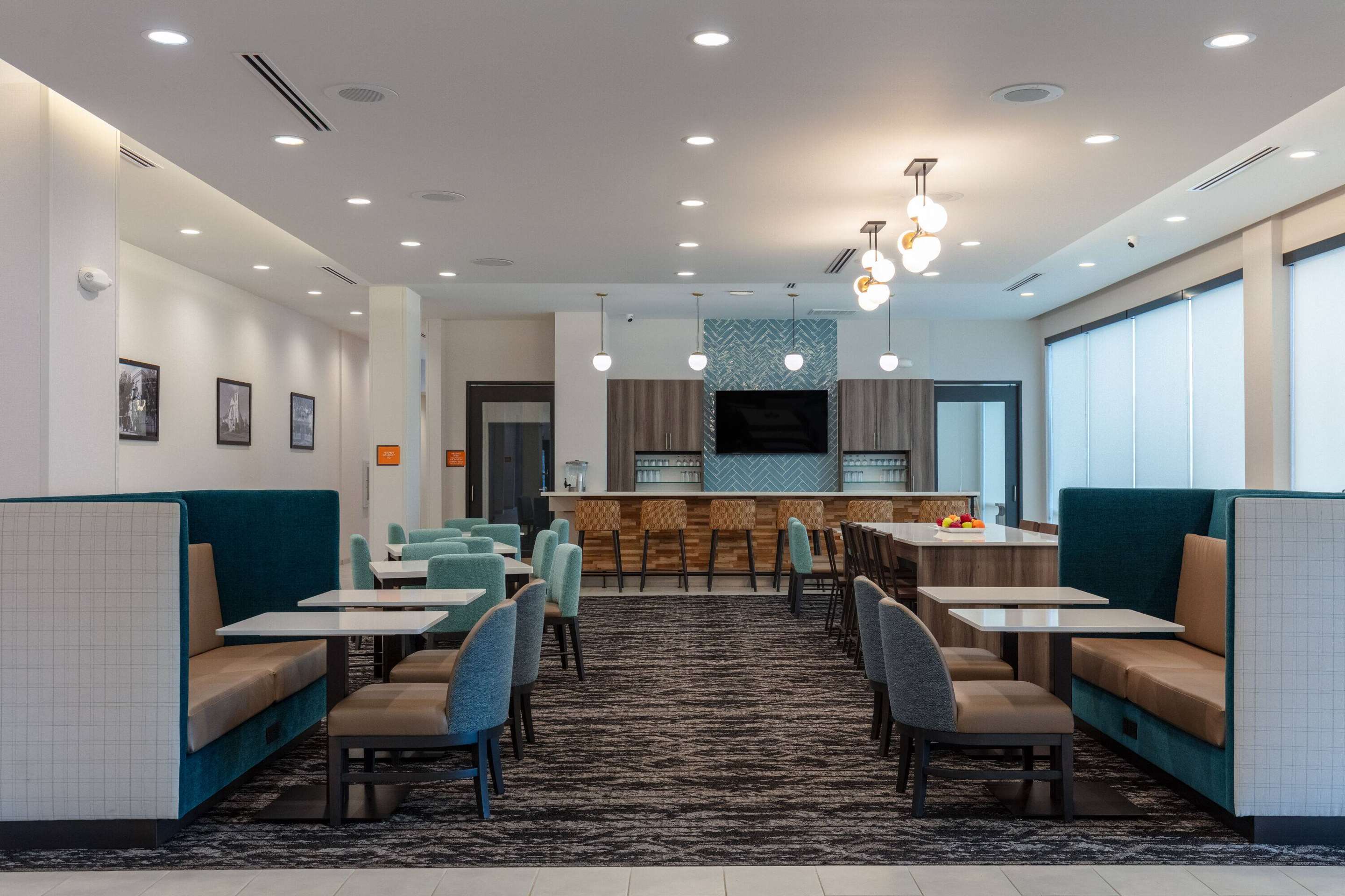 Lobby | La Quinta Inn & Suites by Wyndham Centralia