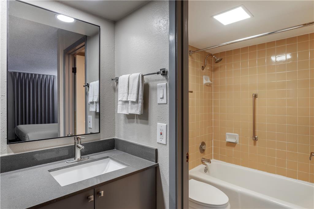 SureStay Studio by Best Western Victoria-guestroom-Guest Room,Bathroom,On-Site.jpg