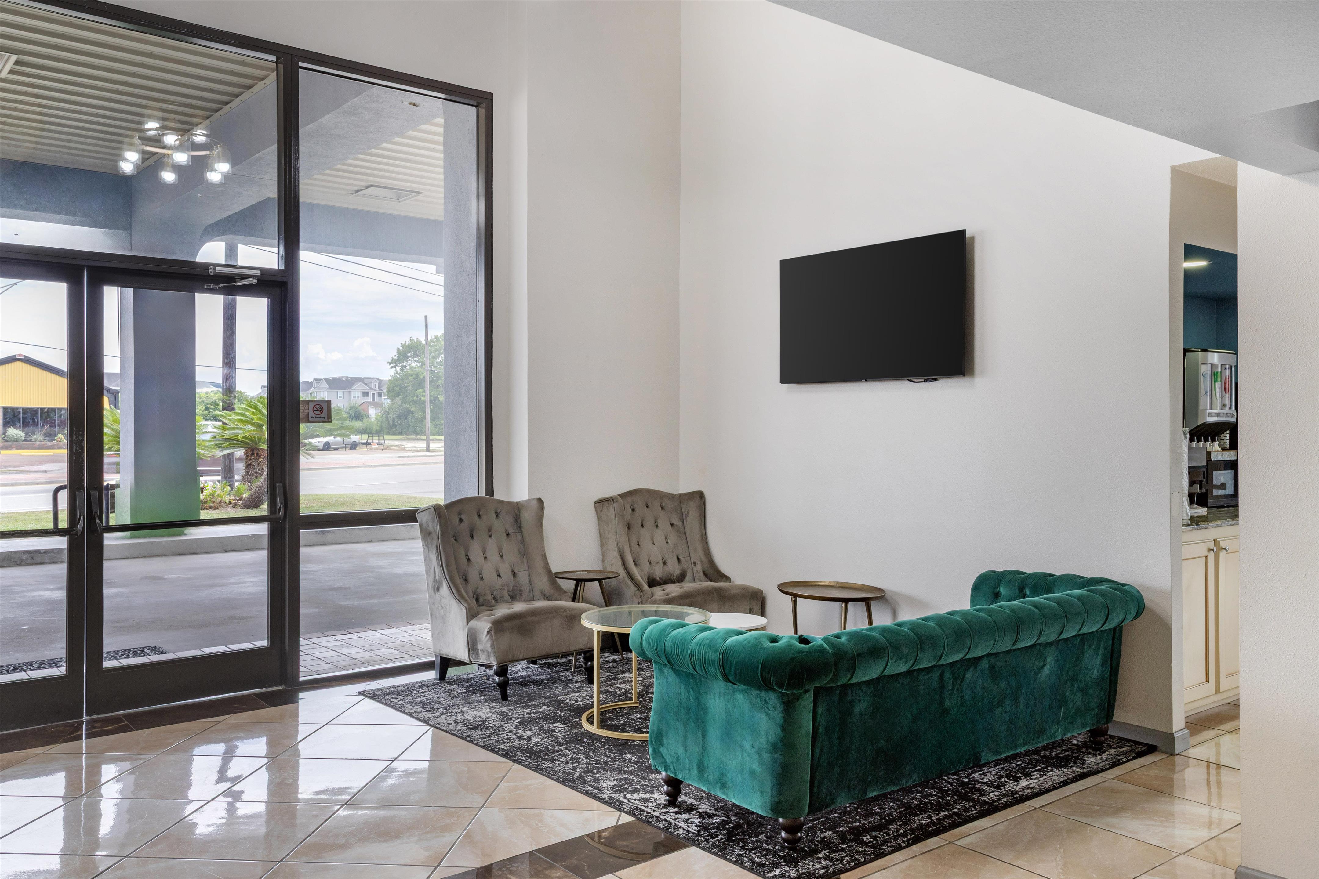 Lobby | Surestay Studio By Best Western Victoria