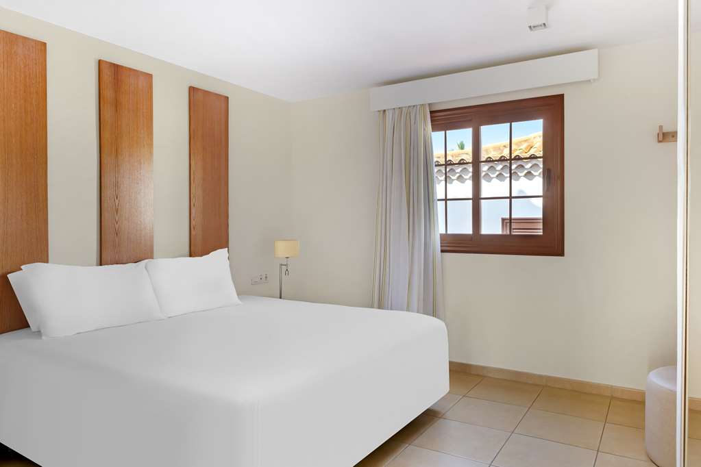 ROYAL TENERIFE COUNTRY CLUB-guestroom-Guest Room,On-Site.jpg
