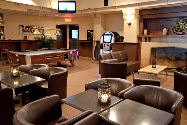 Bar - Armon Plaza Hotel Montreal Airport St Laurent