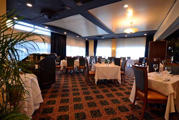 Restaurant - Armon Plaza Hotel Montreal Airport St Laurent