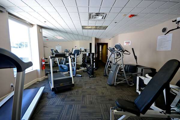 Fitness/ Exercise Room - Armon Plaza Hotel Montreal Airport St Laurent