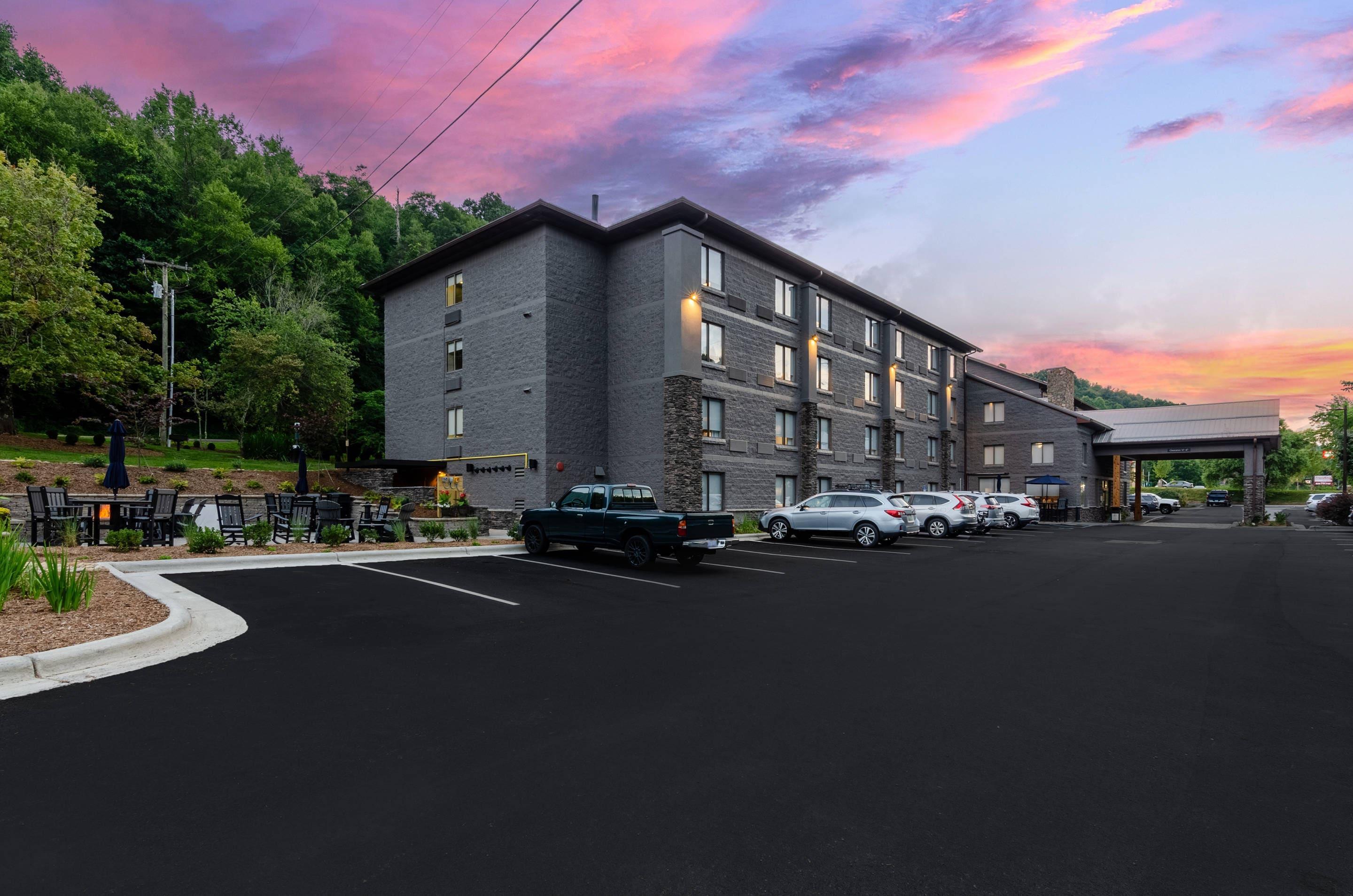 Twilight | Graystone Lodge, Ascend Hotel Collection