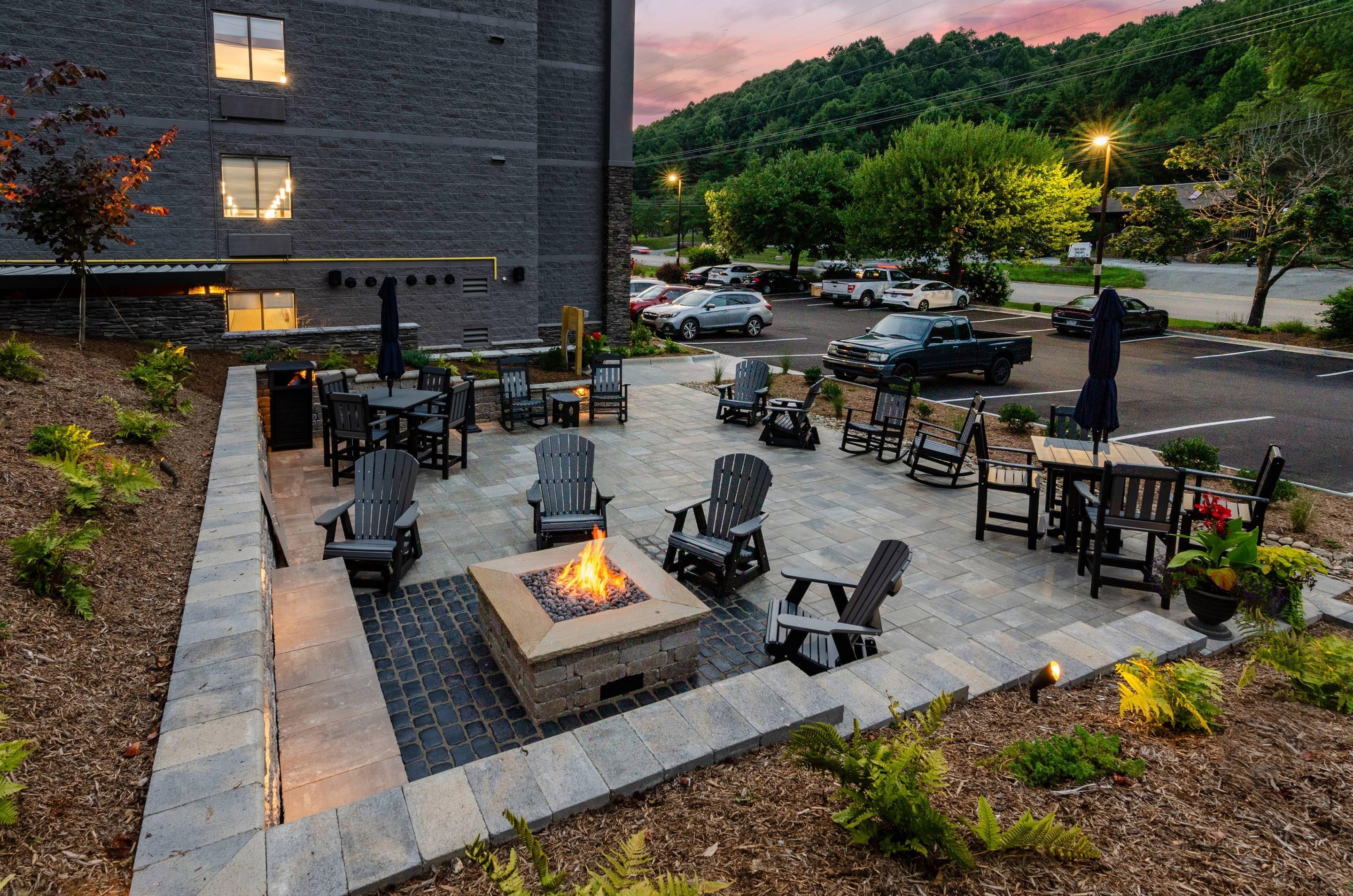 Twilight | Graystone Lodge, Ascend Hotel Collection