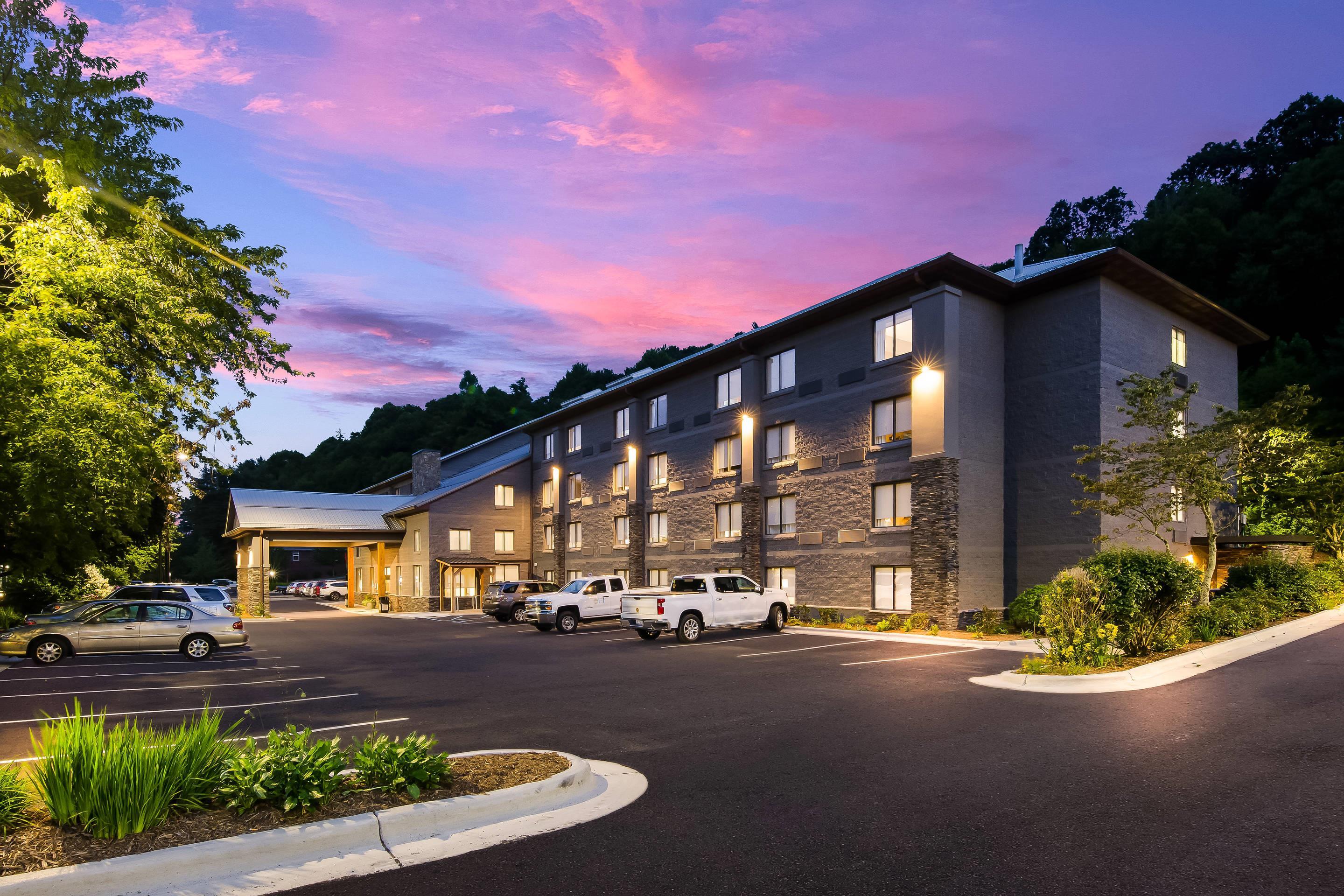 Twilight | Graystone Lodge, Ascend Hotel Collection