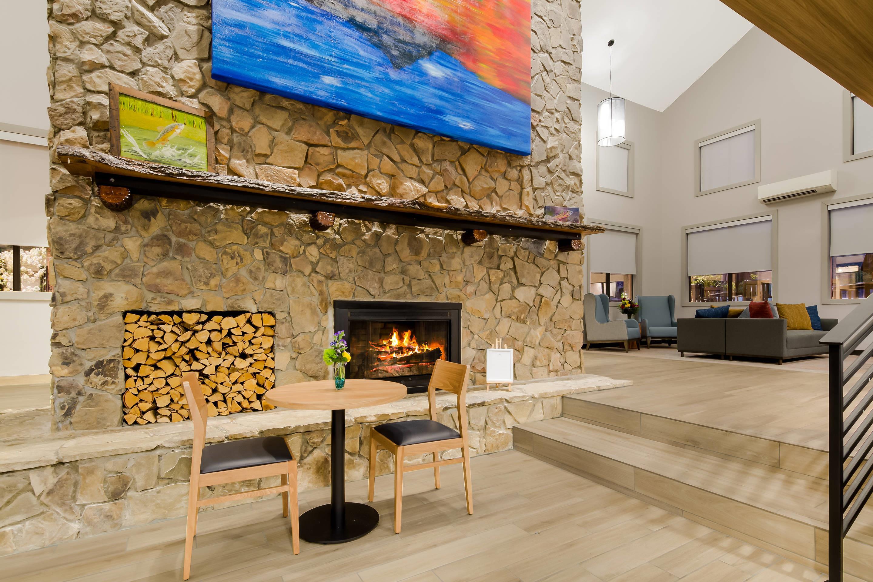 Spacious lobby | Graystone Lodge, Ascend Hotel Collection