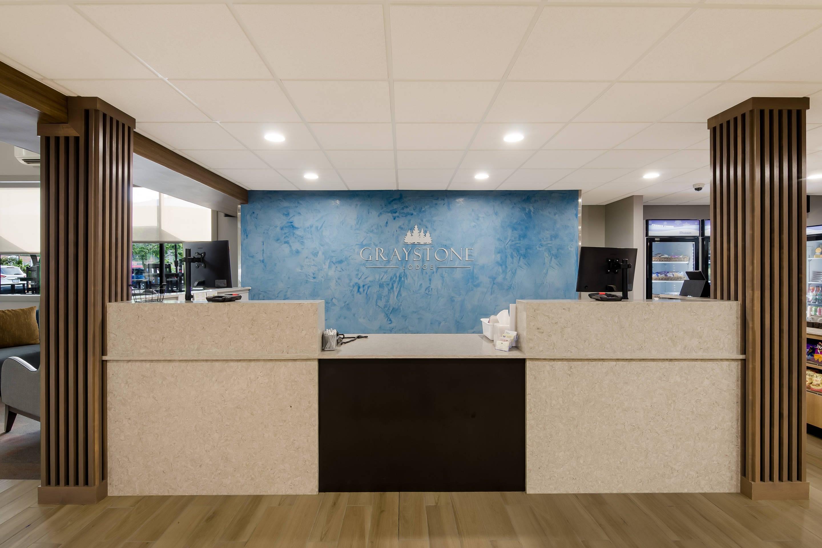 Front desk | Graystone Lodge, Ascend Hotel Collection