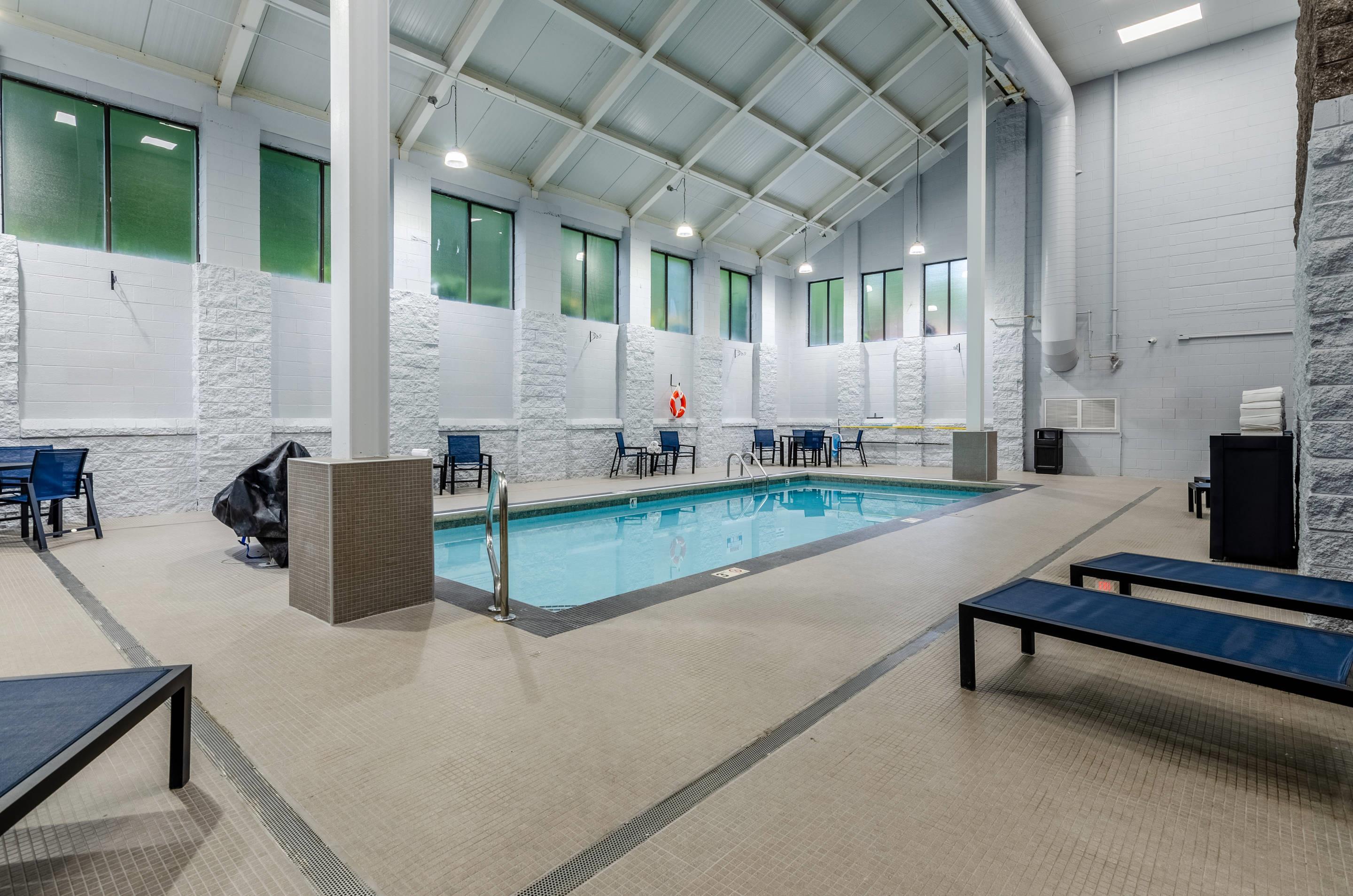 Indoor pool | Graystone Lodge, Ascend Hotel Collection