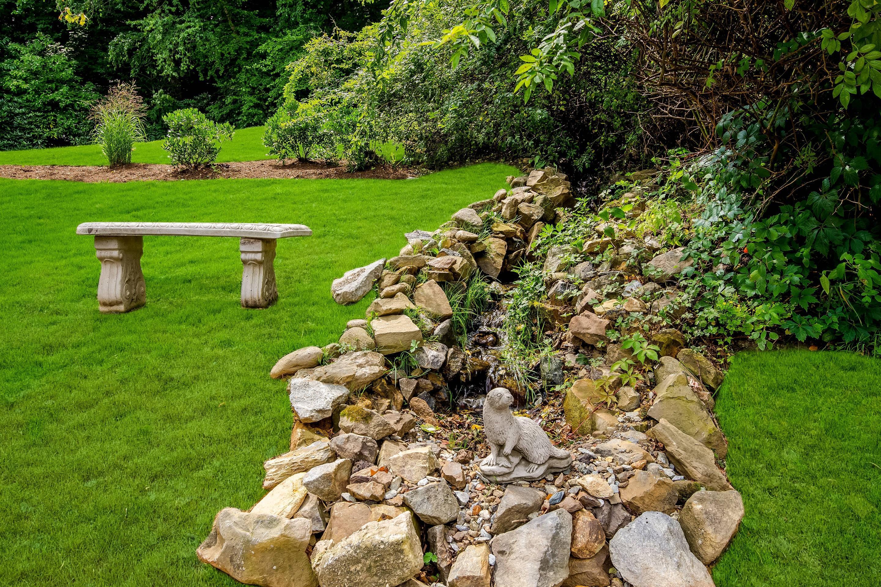 Outdoor Seating Area | Graystone Lodge, Ascend Hotel Collection