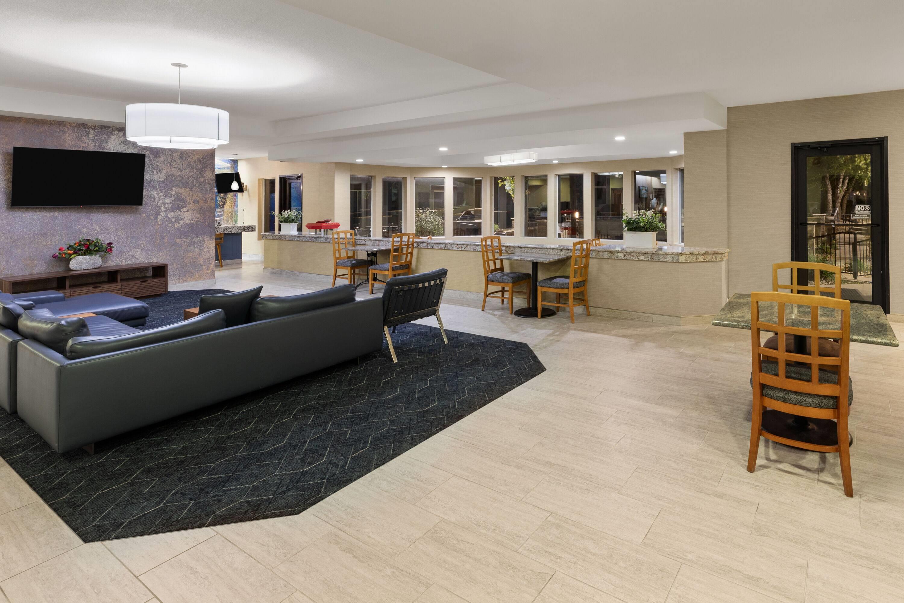 Lobby | Endeavor Inn & Suites, Trademark Collection by Wyndham