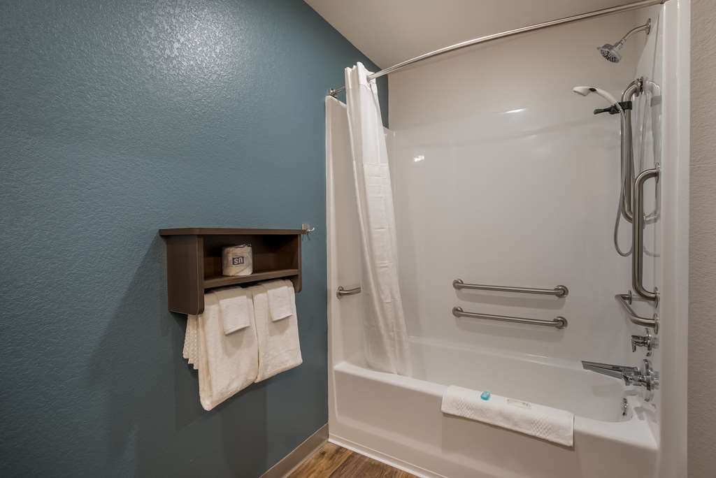 WOODSPRING SUITES MILWAUKEE - MENOM-guestroom-Guest Room,Bathroom,On-Site.jpg