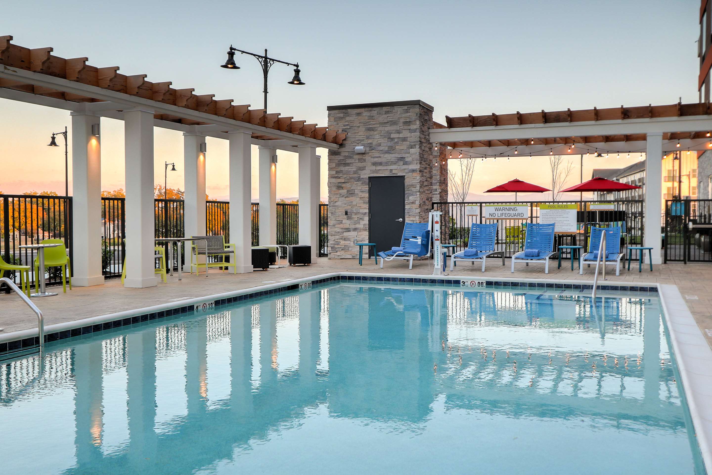 Pool | Home2 Suites By Hilton Alcoa Knoxville Airport