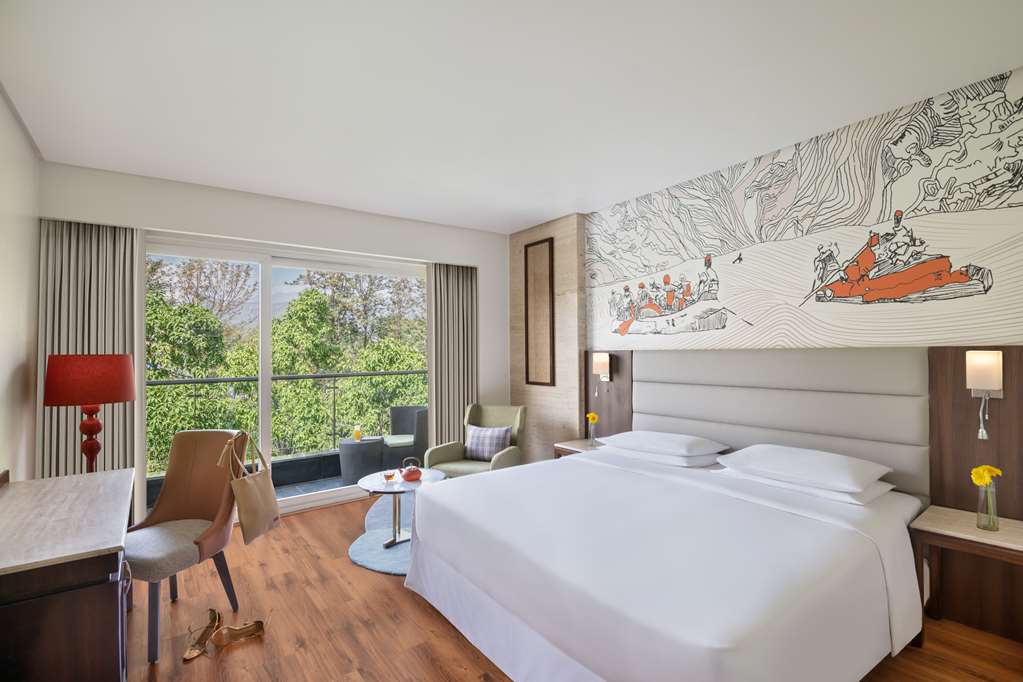HYATT CENTRIC RAJPUR ROAD DEHRADUN-guestroom-Guest Room,On-Site.jpg