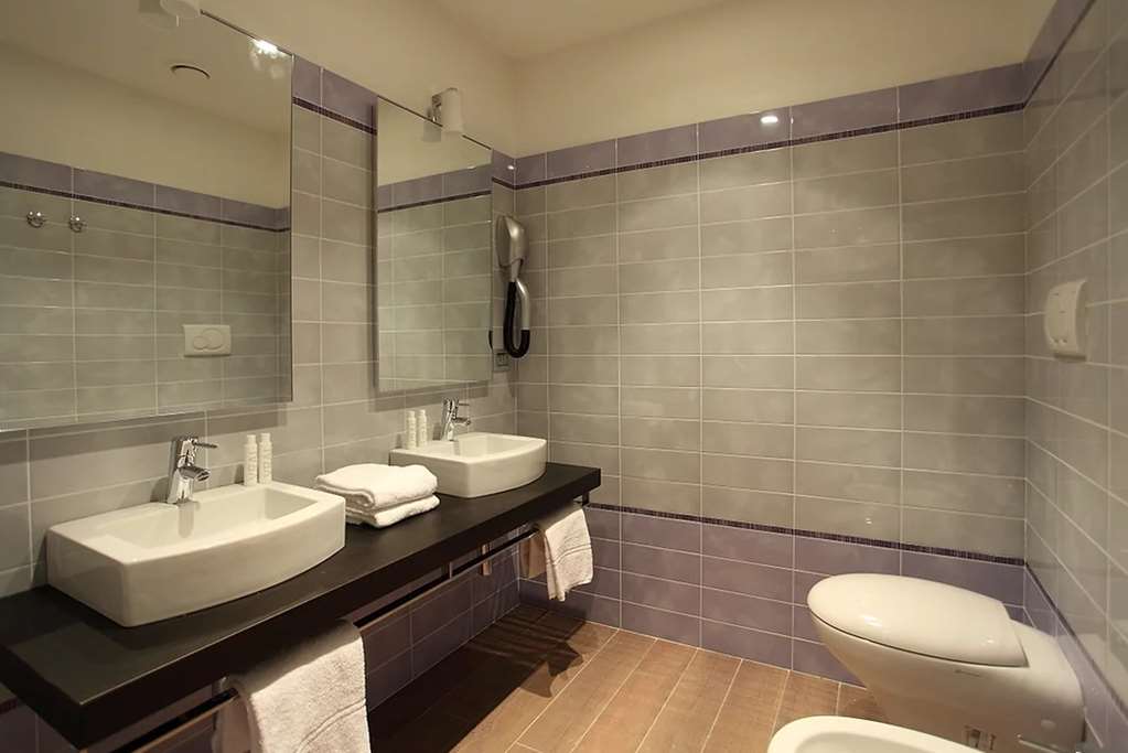 GRAND HOTEL FORLI-guestroom-Guest Room,Suite,On-Site.jpg