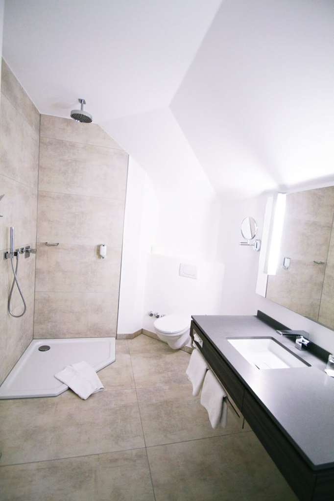Romantik Hotel Neuhaus-guestroom-Guest Room,Bathroom,On-Site.jpg